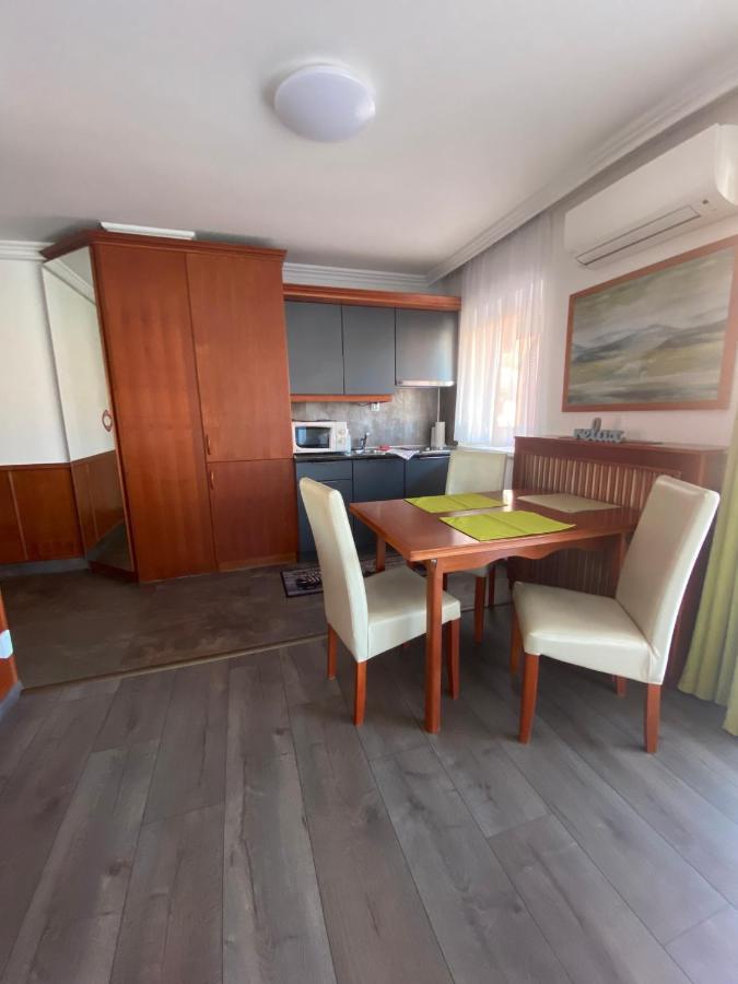 Cafe Relax Apartments Hévíz Buitenkant foto